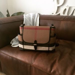 ❤️SOLD❤️ Burberry Diaper/ Travel Bag